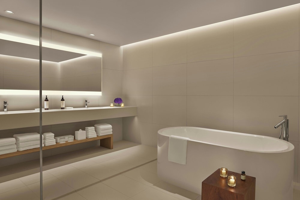 ペントハウス キングベッド 1 台 タワー バスルーム1 | 東京エディション虎ノ門