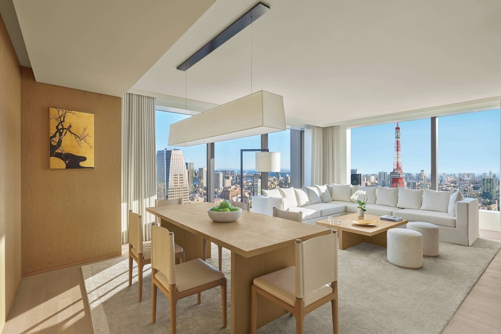 スイート 1 ベッドルーム タワー (View) リビングルーム0 | 東京エディション虎ノ門