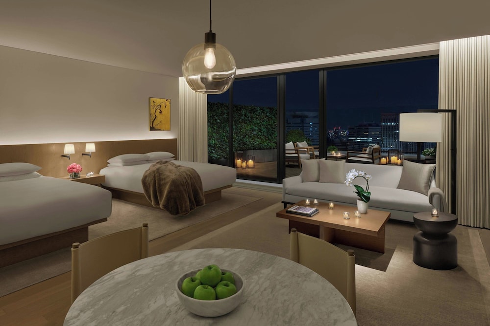 ルーム クイーンベッド 2 台 バルコニー シティビュー | 東京エディション虎ノ門