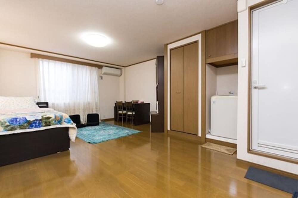 客室1 | Centrally Located Deluxe Furnished.4 客室1 | Centrally Located Deluxe Furnished.4