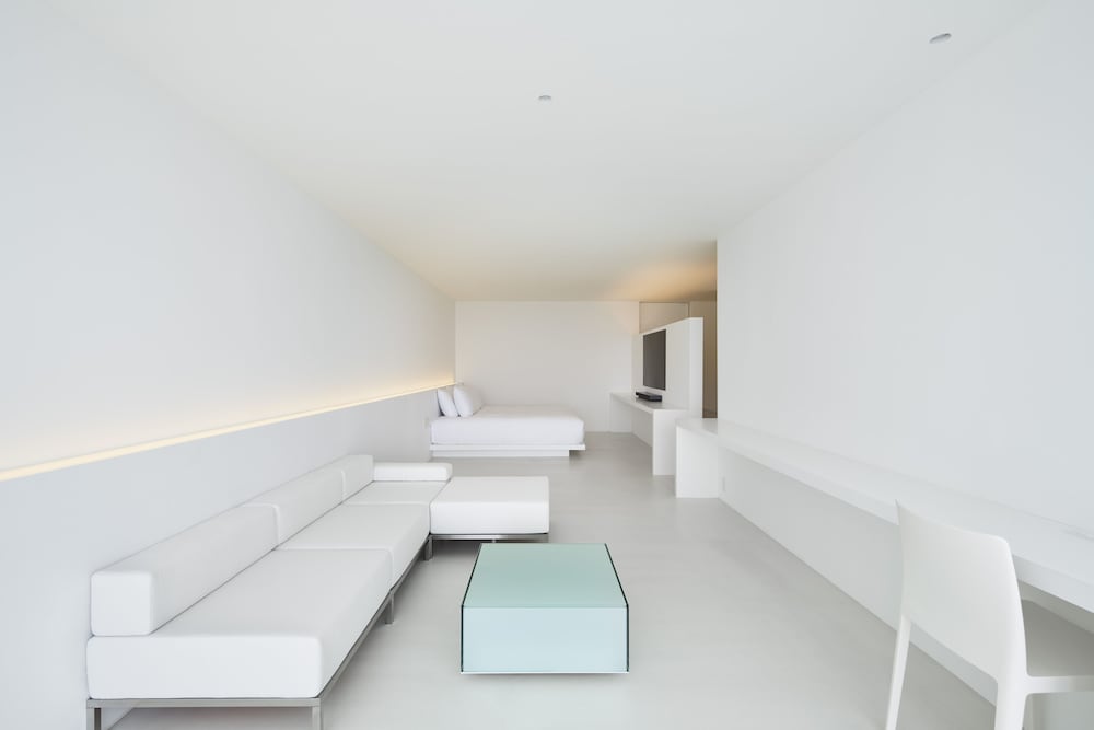 スーペリア ルーム キングベッド 1 台 プライベートプール オーシャンビュー 客室0 | EMIL NAKIJIN