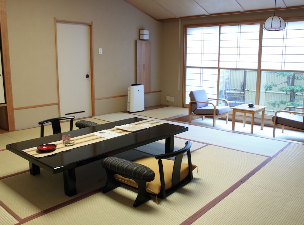 末広亭 禁煙 露天風呂付和室 12.5畳 客室1 | 花びしホテル