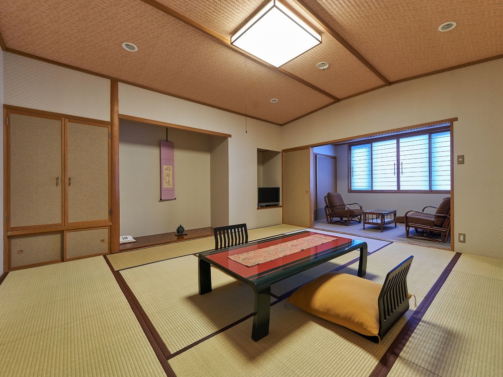 禁煙 末広亭 和室10-12畳 客室1 | 花びしホテル