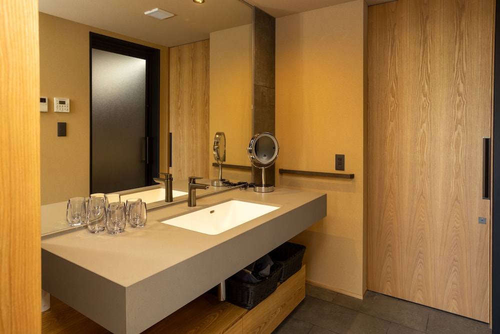 イズバヴィラ（ビュッフェディナー＆朝食） 禁煙 バスルーム0 | 北天の丘 あばしり湖鶴雅リゾート