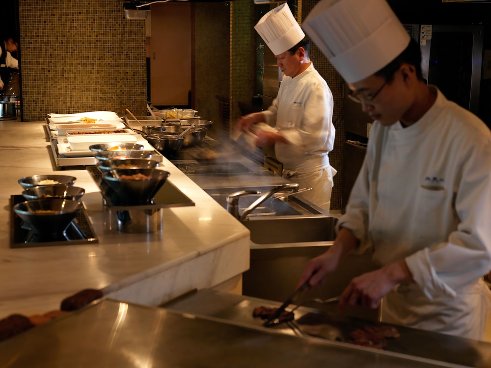 デラックス ツインルーム 禁煙 旅館のお食事処1 | 北天の丘 あばしり湖鶴雅リゾート