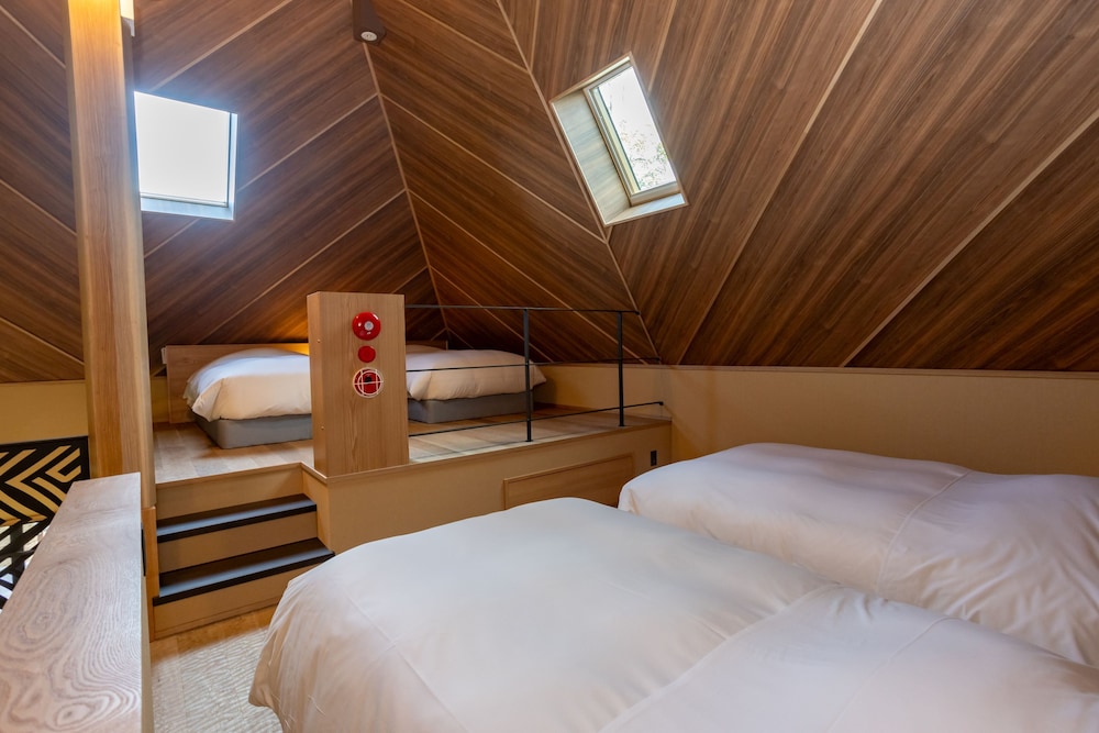 イズバヴィラツリーハウス付（ビュッフェディナー＆朝食） 禁煙 客室2 | 北天の丘 あばしり湖鶴雅リゾート