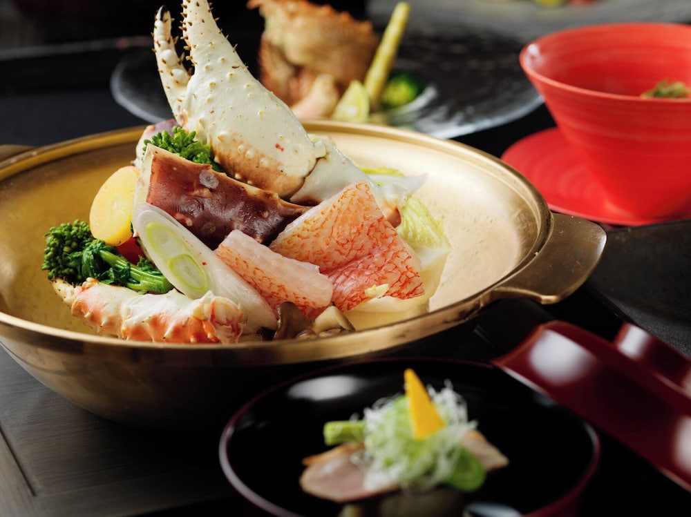 露天風呂付和洋室 (レストランでの会席料理の夕食込) 旅館のお食事処1 | しこつ湖鶴雅リゾートスパ 水の謌