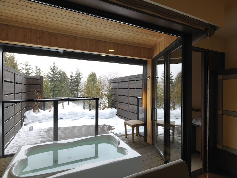 展望バス付和洋室 客室2 | しこつ湖鶴雅リゾートスパ 水の謌