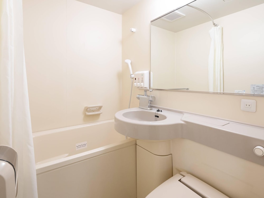 スタンダード ダブルルーム 禁煙 バスルーム0 | コンフォートホテル刈谷