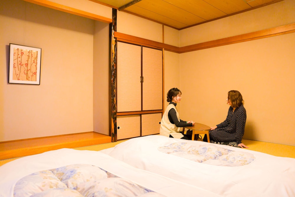 スタンダード ルーム布団 (添い寝のお子様は人数に含めないで下さい) | 伊万里グランドホテル