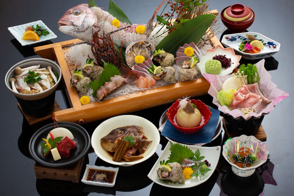 ツイン 喫煙 海鮮会席ディナー/朝食付き レストラン | 海月館