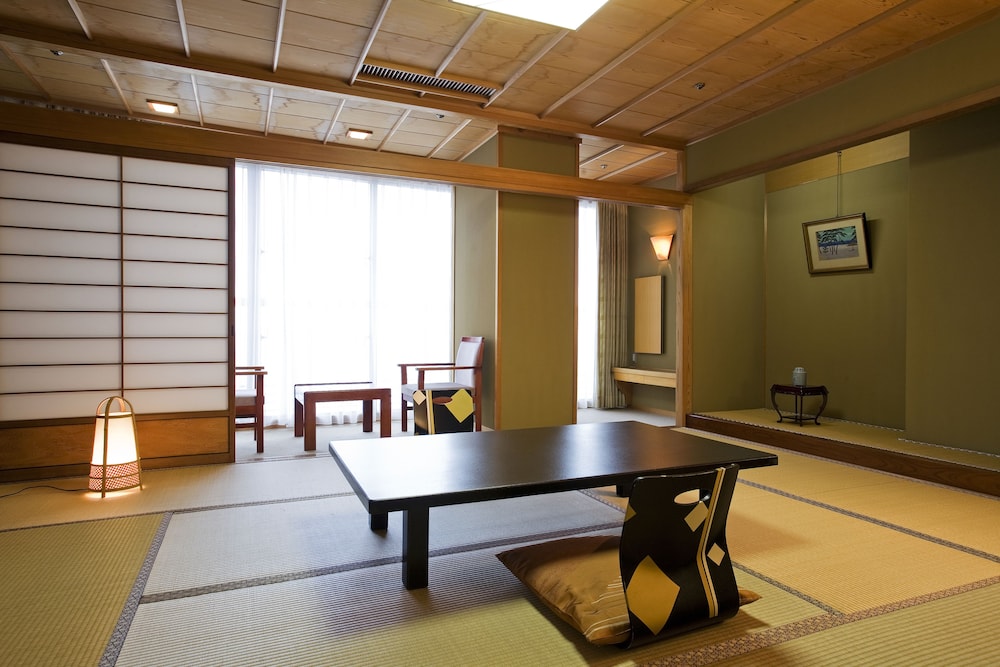 和室 喫煙 海鮮会席ディナー/朝食付き レストラン 客室1 | 海月館