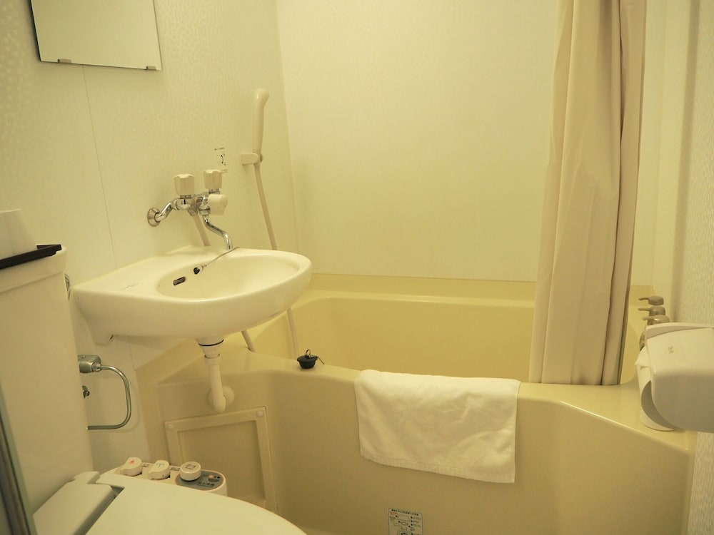 スタンダード ダブルルーム 禁煙 バスルーム0 | グランパスinn大阪なんば