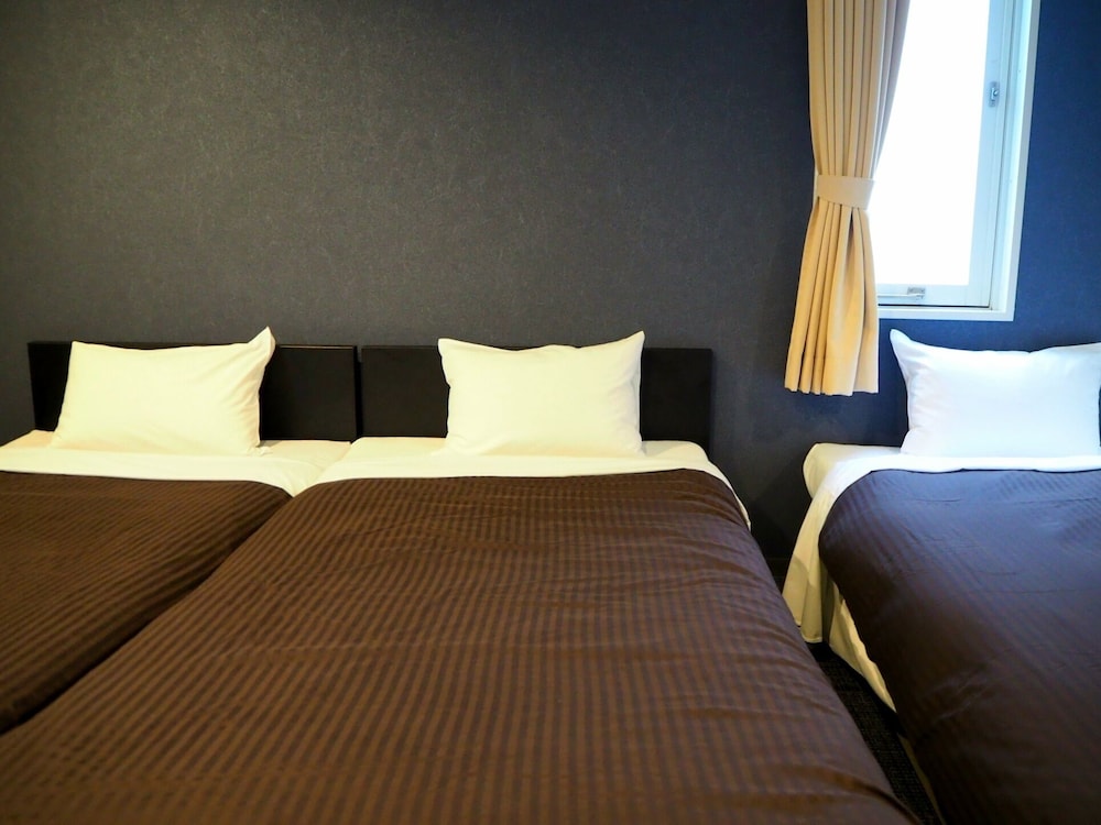 スタンダード トリプルルーム 禁煙 客室1 | グランパスinn大阪なんば