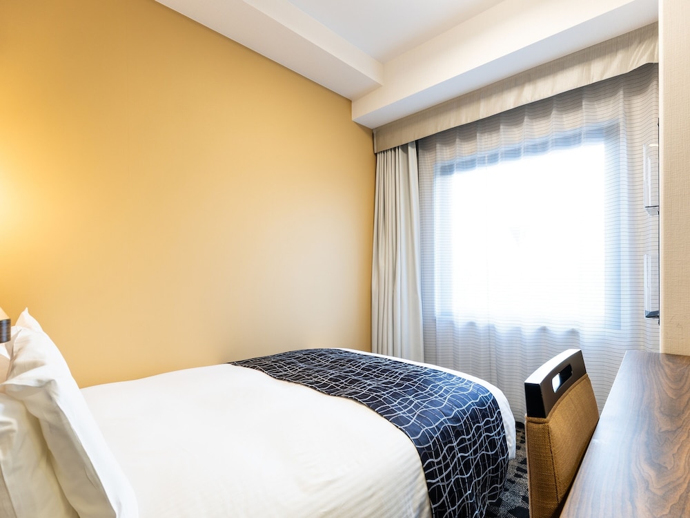 ダブル ルーム (禁煙) 客室5 | アパホテル〈富山駅前南〉