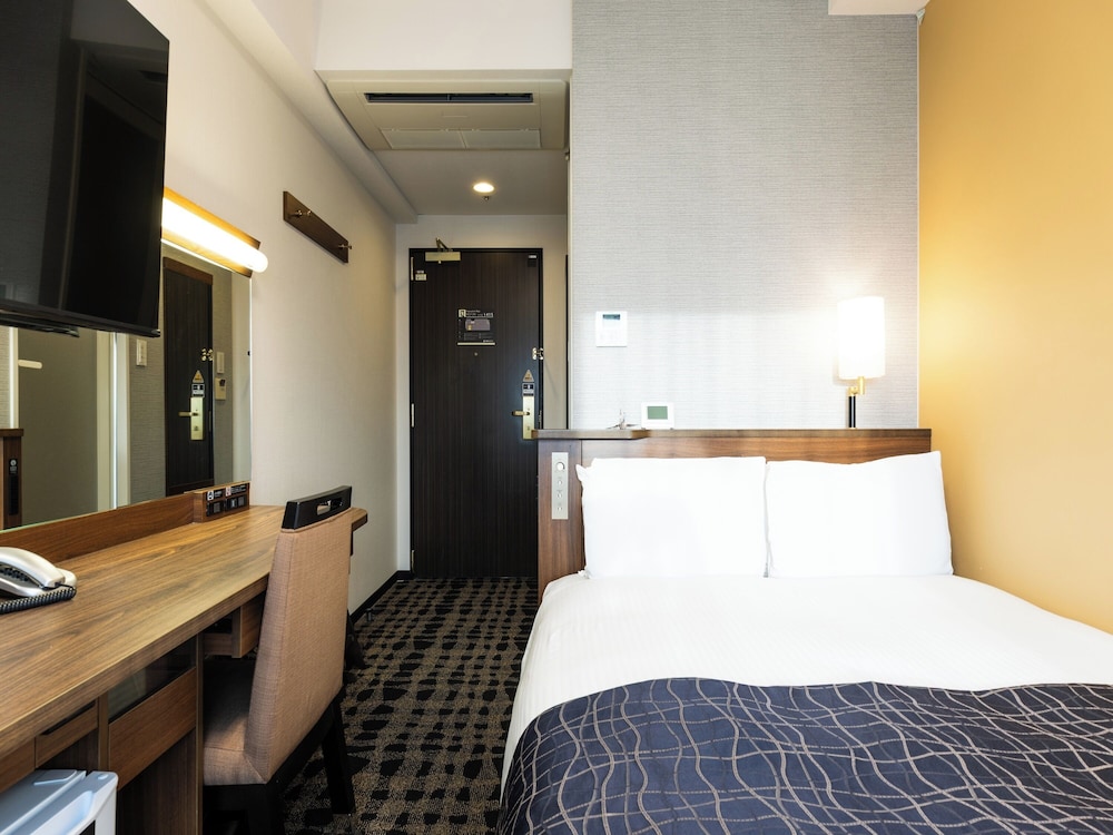 ダブル ルーム (禁煙) | アパホテル〈富山駅前南〉