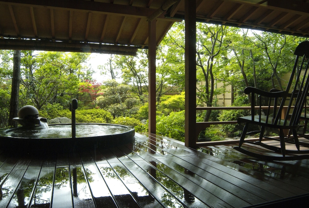 ガーデンスイート 個止吹気亭 禁煙 客室7 | グランディア芳泉