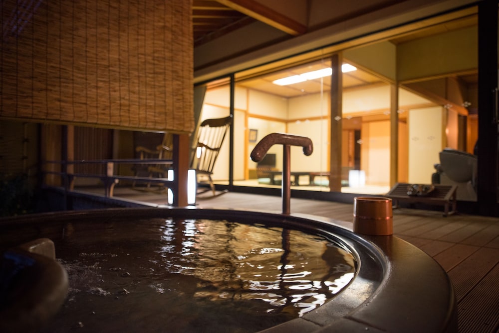 ガーデンスイート 個止吹気亭 禁煙 客室4 | グランディア芳泉