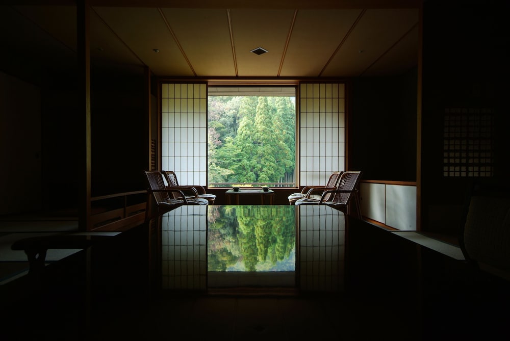 和室 （庭の棟） 部屋からの景観0 | 西村屋ホテル招月庭