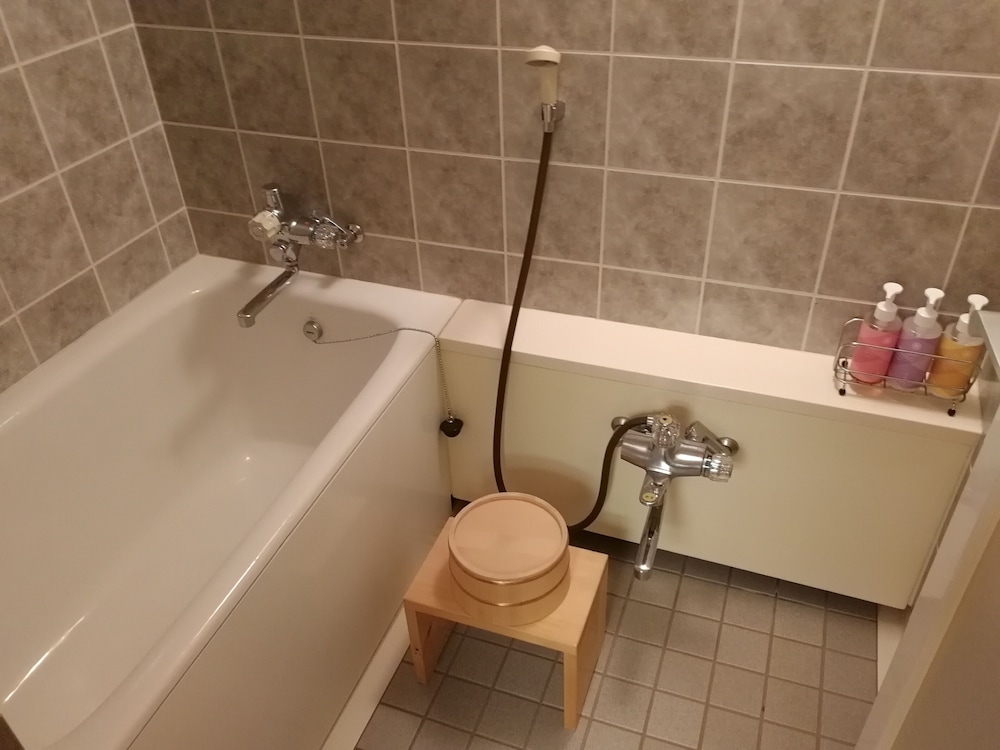 和室 （庭の棟） バスルーム0 | 西村屋ホテル招月庭