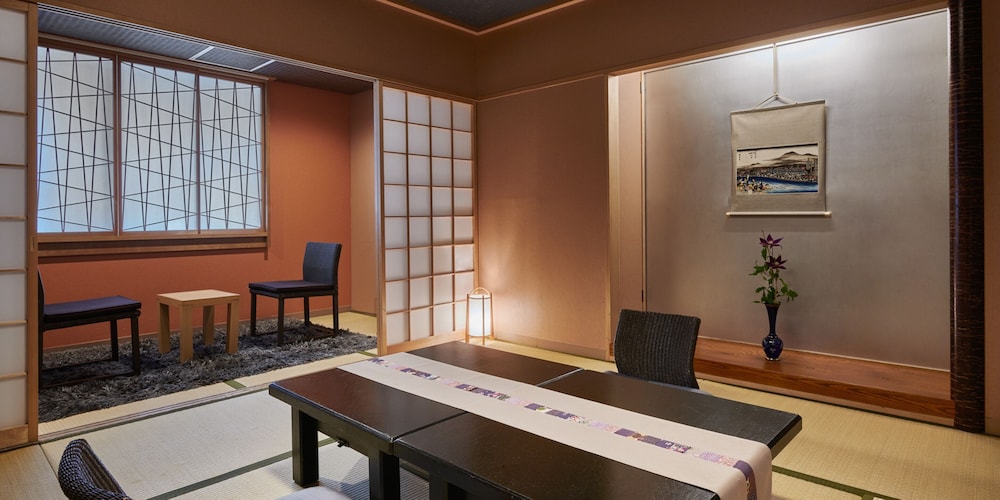 一般客室(和室8畳·BT付)※素泊まり·朝食付 客室4 | 旅館こうろ