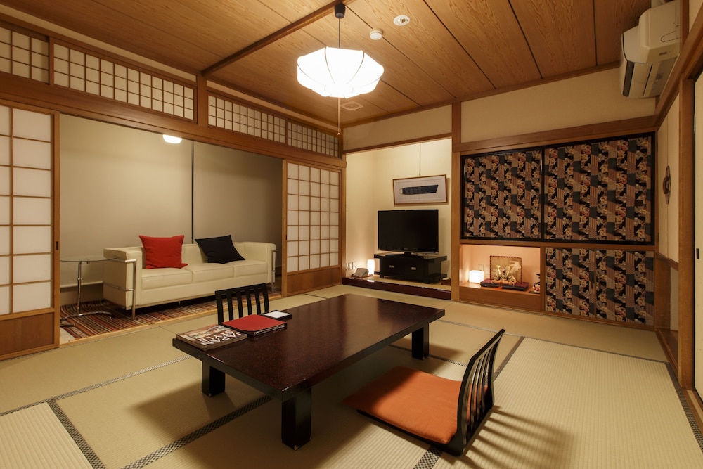 スーペリア ツイン ルーム 禁煙 客室0 | おやど 古都の夢