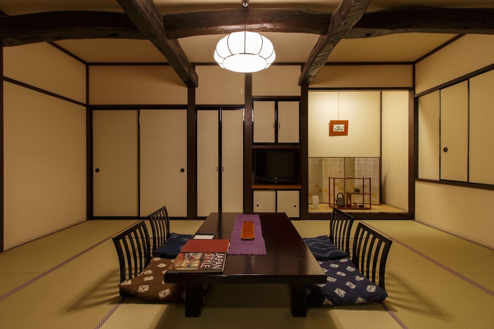 スイート ルーム 禁煙 客室4 | おやど 古都の夢