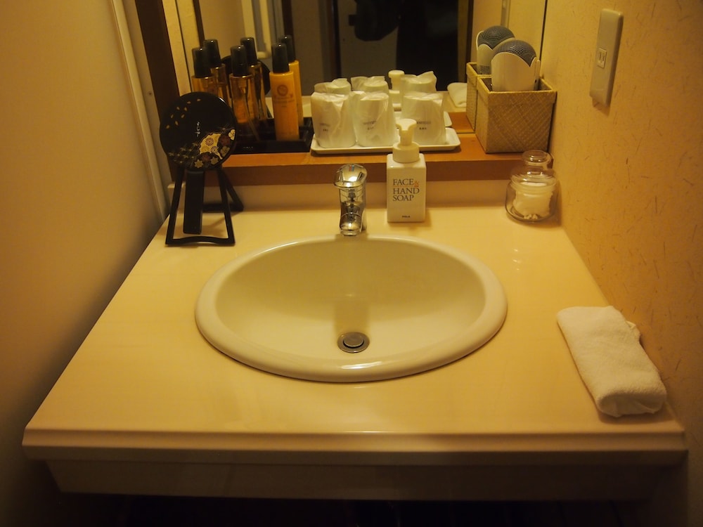 和洋室 ツインルーム 禁煙 客室1 | おやど 古都の夢