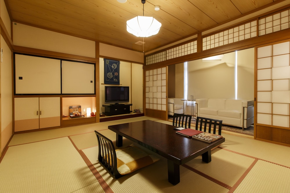 スーペリア ツイン ルーム 禁煙 客室1 | おやど 古都の夢