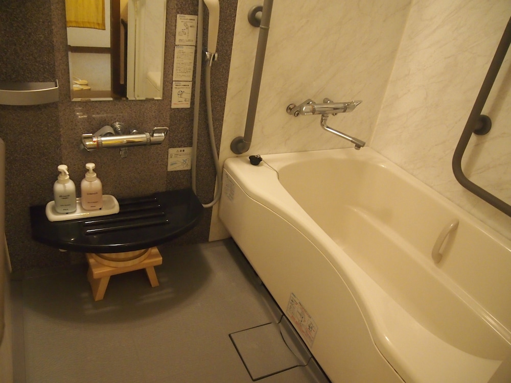 和洋室 ツインルーム 禁煙 バスルーム1 | おやど 古都の夢