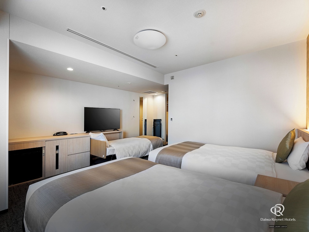 ユニバーサル トリプルルーム 禁煙 客室1 | ダイワロイネットホテル京都八条口