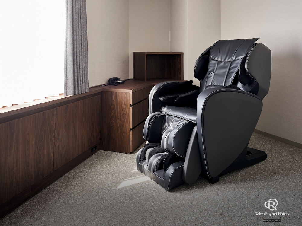 デラックス ダブルルーム 禁煙 リビング エリア0 | ダイワロイネットホテル京都八条口