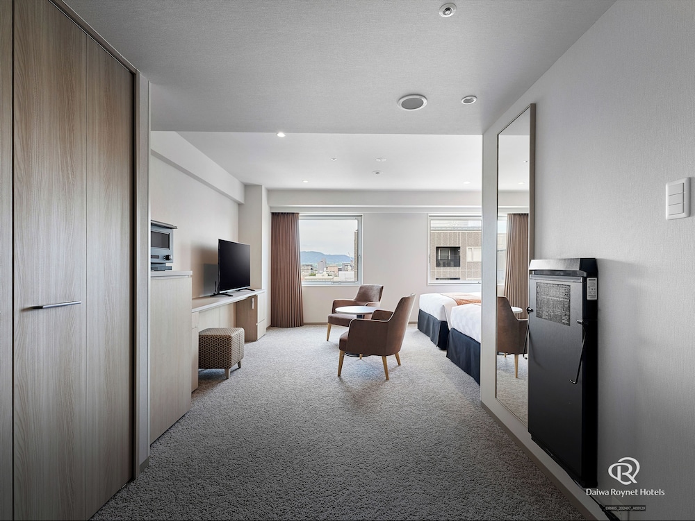 ワイドデラックス ツインルーム 喫煙可 客室2 | ダイワロイネットホテル京都八条口