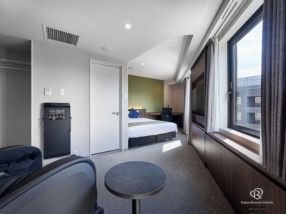 デラックス ダブルルーム 禁煙 客室1 | ダイワロイネットホテル京都八条口
