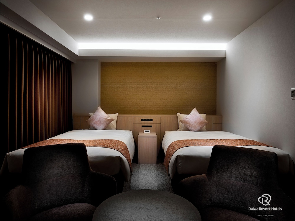 ワイドデラックス ツインルーム 喫煙可 客室1 | ダイワロイネットホテル京都八条口