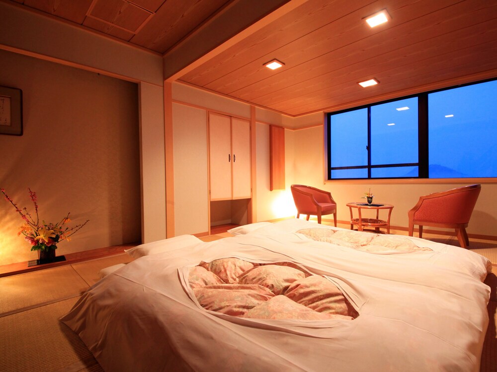 トラディショナル ルーム 禁煙 マウンテンビュー 客室1 | ホテル椿野