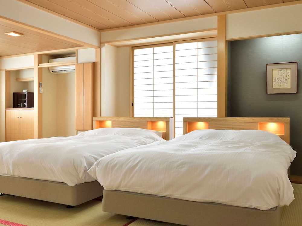ファミリー ルーム 1 ベッドルーム 禁煙 マウンテンビュー 客室1 | ホテル椿野
