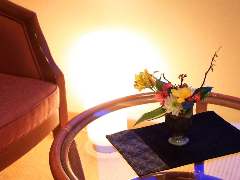 トラディショナル ルーム 禁煙 マウンテンビュー 客室の設備とサービス1 | ホテル椿野