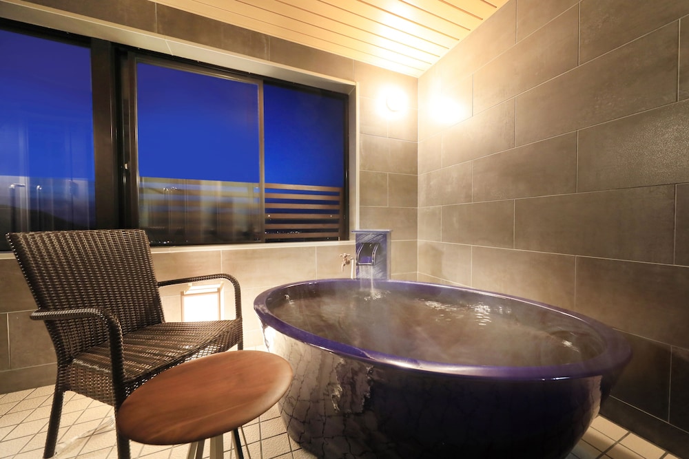 ファミリー スイート 1 ベッドルーム 禁煙 専用バスルーム バスルーム2 | ホテル椿野