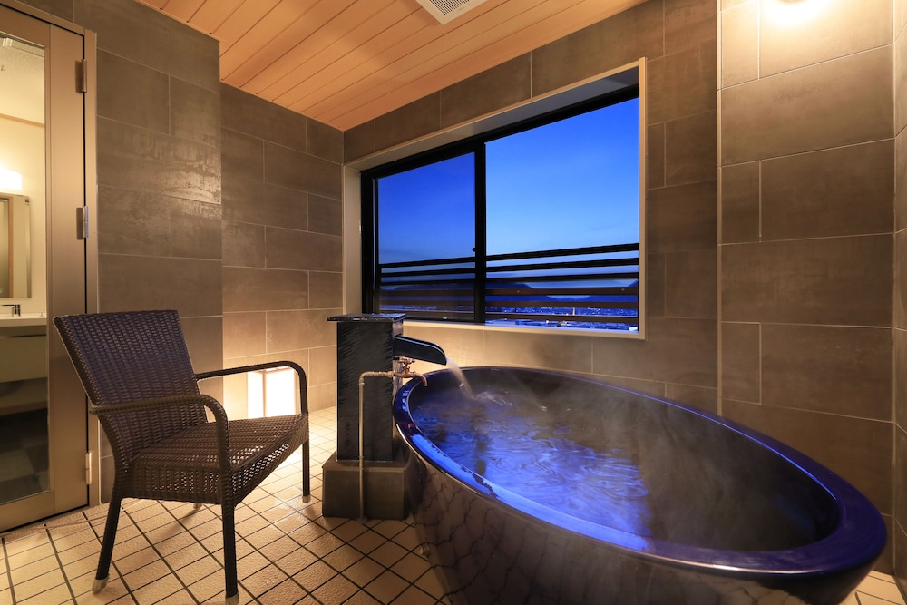 コンフォート スイート ベッド (複数台) 禁煙 専用バスルーム バスルーム0 | ホテル椿野