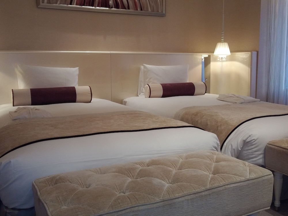 ロイヤル スイート 禁煙 客室2 | ホテル エルセラーン大阪