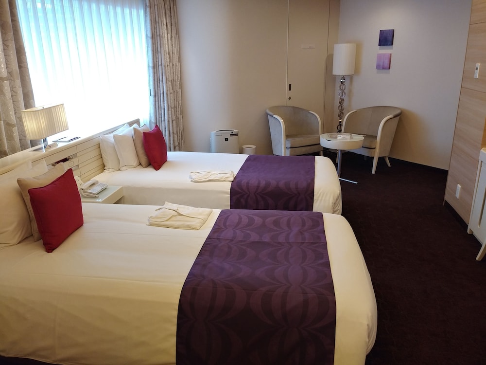 コーナーツインルーム 禁煙（36平米） 客室2 | ホテル エルセラーン大阪