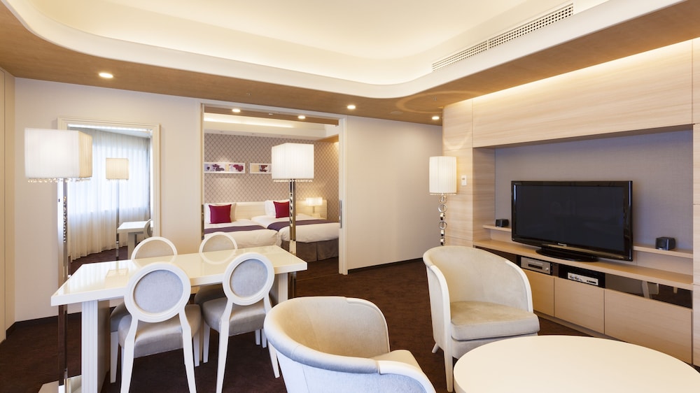 ジュニア スイート 禁煙（58平米） 客室2 | ホテル エルセラーン大阪