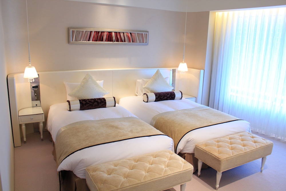 ロイヤル スイート 禁煙 客室1 | ホテル エルセラーン大阪