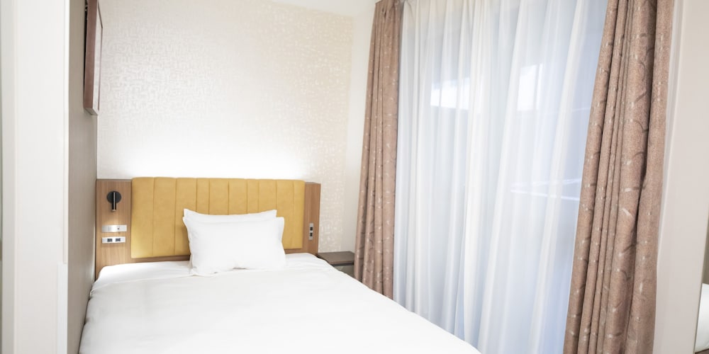 スタンダードダブル 禁煙 15平米 | 東急ステイ日本橋