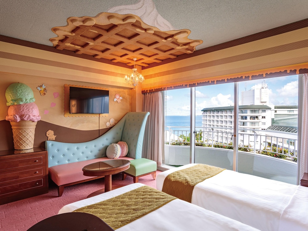 [コンセプトルーム] 天使のスイーツパラダイスルーム 禁煙 客室2 | 沖縄 かりゆし ビーチリゾート オーシャンスパ