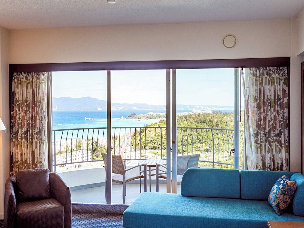 [プレミアスーペリアツイン] オーシャンビュー / 最上階・7階 禁煙 施設内の設備0 | 沖縄 かりゆし ビーチリゾート オーシャンスパ