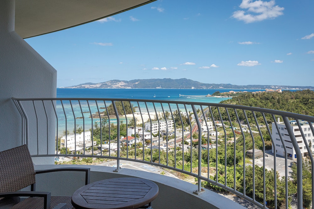 [プレミアスーペリア] パーシャルオーシャンビュー / 最上階7階 禁煙 客室2 | 沖縄 かりゆし ビーチリゾート オーシャンスパ