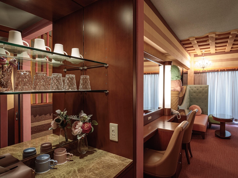 [コンセプトルーム] 天使のスイーツパラダイスルーム 禁煙 客室1 | 沖縄 かりゆし ビーチリゾート オーシャンスパ