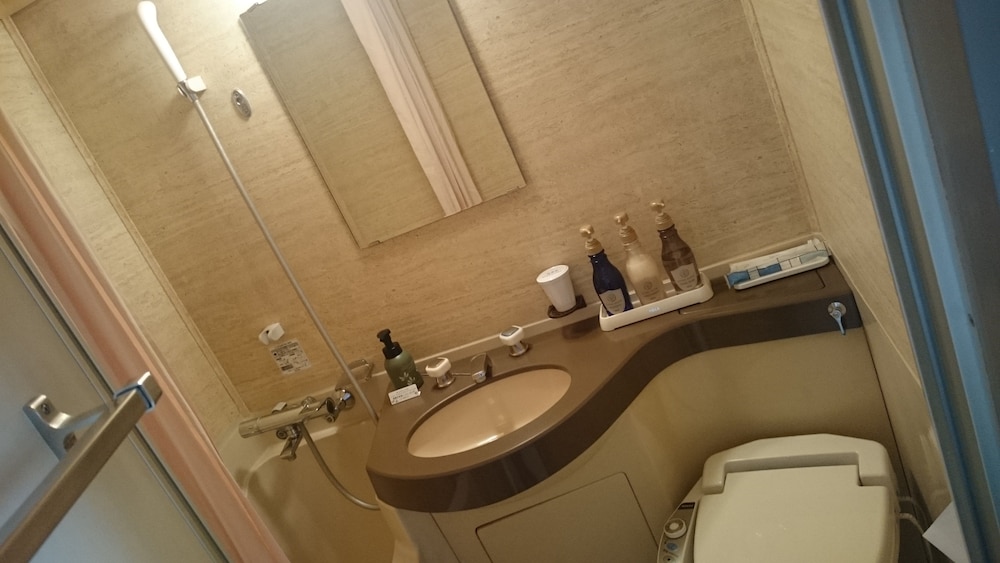 セミダブルルーム （喫煙） バスルーム0 | 岡山ビューホテル